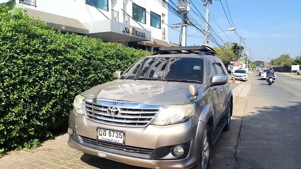 รถ fortuner 7 ที่นั่ง